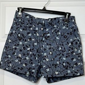 GAP Tailored Shorts Casual Flowers Gray Size 00-R